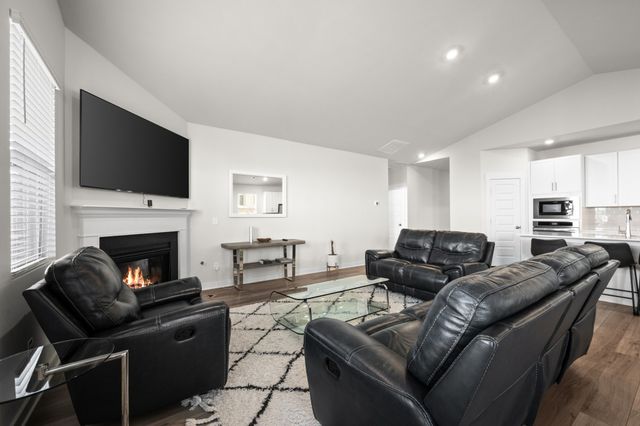 643 Snap Dragon Ln, Hendersonville, TN 37075