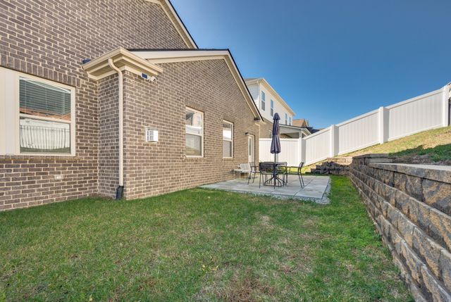 643 Snap Dragon Ln, Hendersonville, TN 37075