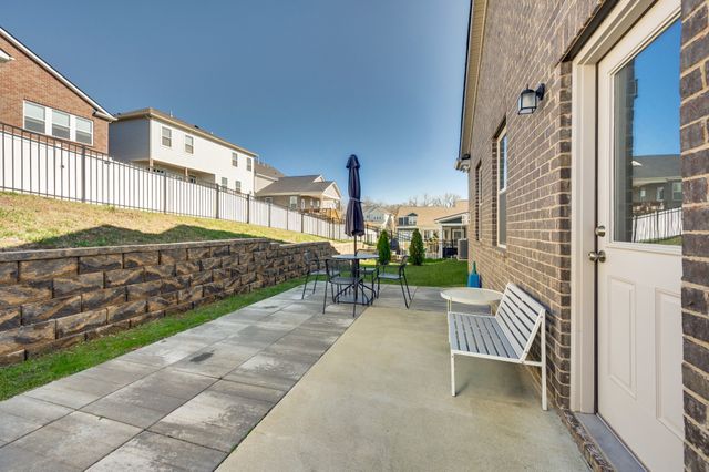 643 Snap Dragon Ln, Hendersonville, TN 37075