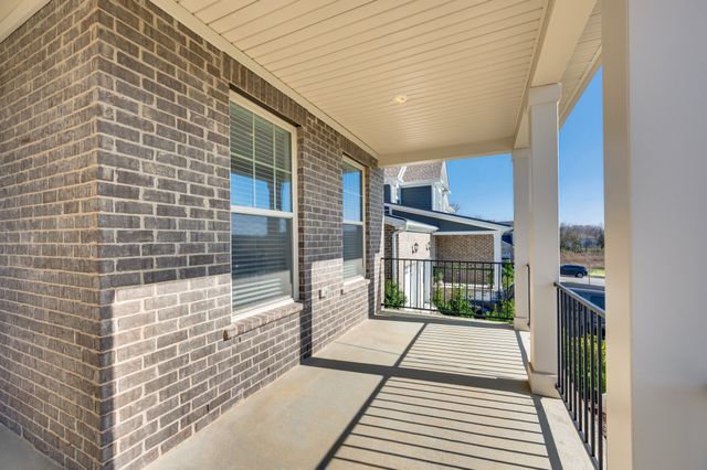 643 Snap Dragon Ln, Hendersonville, TN 37075