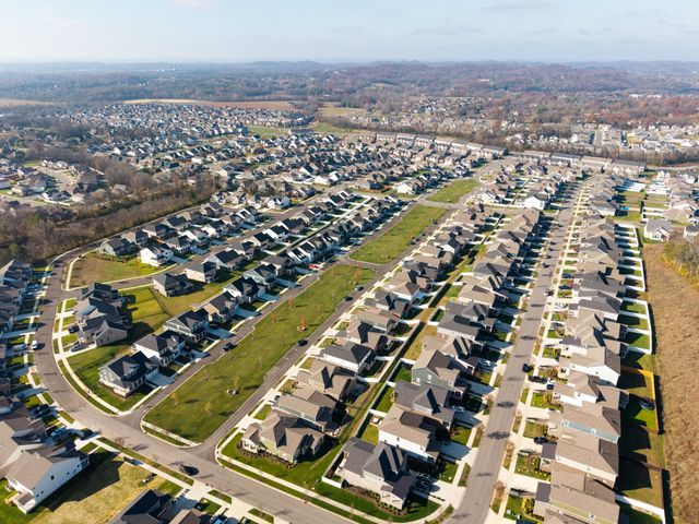 643 Snap Dragon Ln, Hendersonville, TN 37075