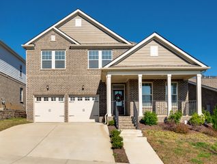 643 Snap Dragon Ln, Hendersonville, TN 37075