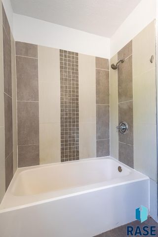514 N French Ave Avenue, Sioux Falls, SD 57103