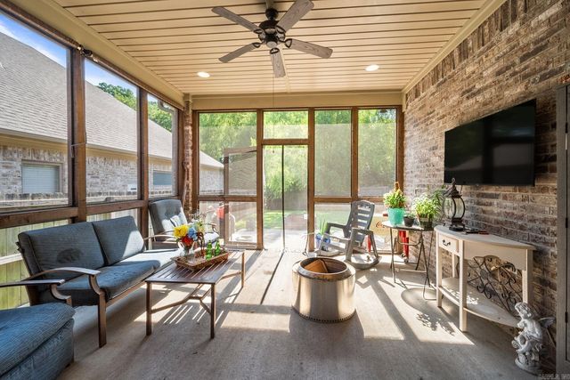 25 Piper Lane, Little Rock, AR 72223
