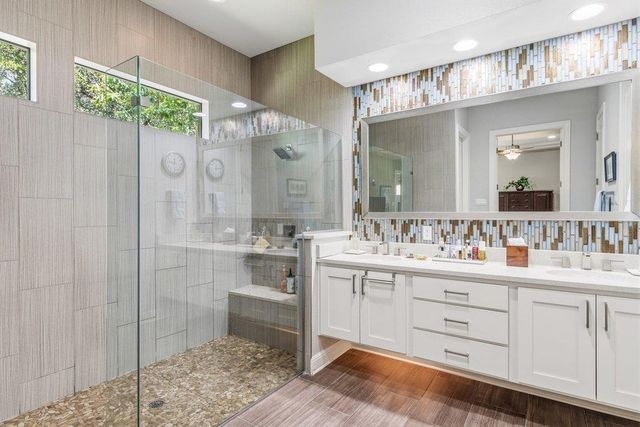2 Prestonwood CV, Lakeway, TX 78734