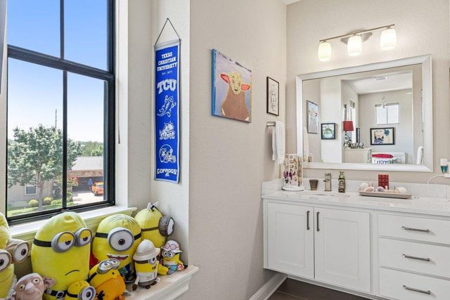 2 Prestonwood CV, Lakeway, TX 78734