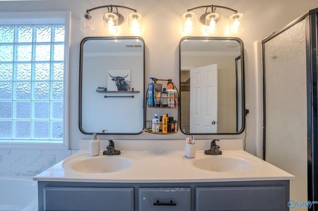 2003 Cedarwood Drive SW, Hartselle, AL 35640