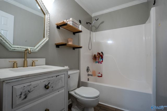 2003 Cedarwood Drive SW, Hartselle, AL 35640