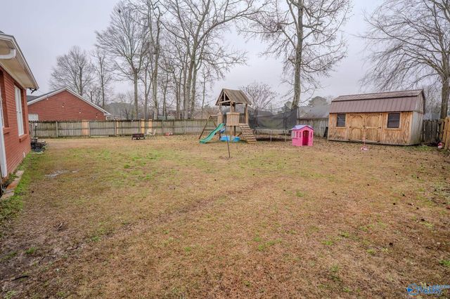 2003 Cedarwood Drive SW, Hartselle, AL 35640