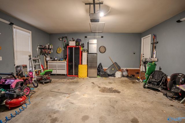 2003 Cedarwood Drive SW, Hartselle, AL 35640