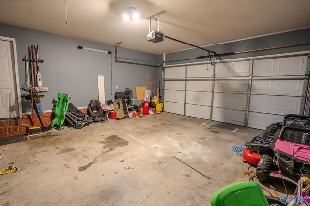 2003 Cedarwood Drive SW, Hartselle, AL 35640