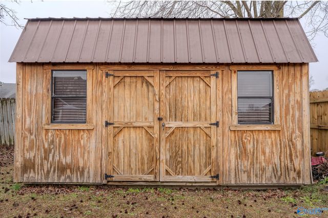 2003 Cedarwood Drive SW, Hartselle, AL 35640