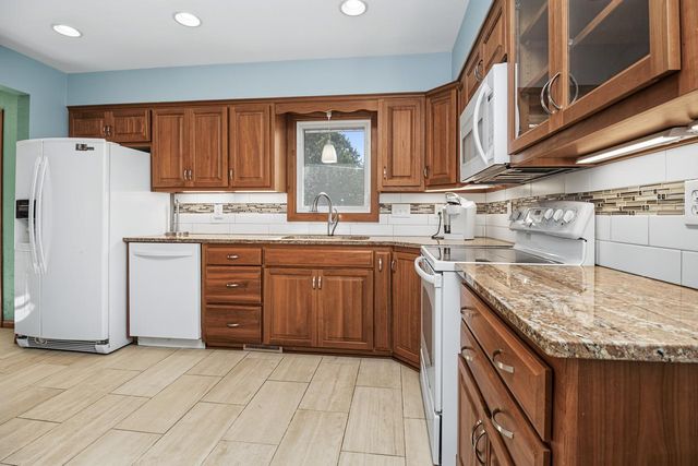2842 Marion Street, Roseville, MN 55113