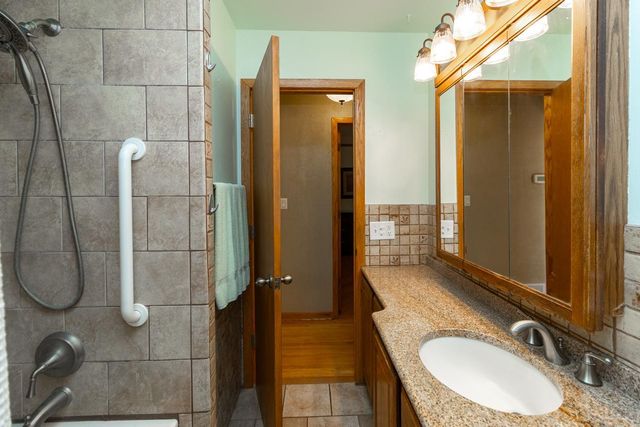 2842 Marion Street, Roseville, MN 55113