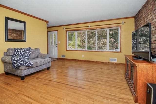 2842 Marion Street, Roseville, MN 55113