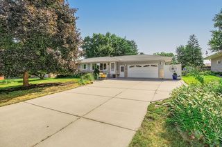 2842 Marion Street, Roseville, MN 55113