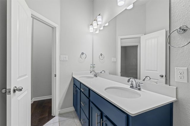 3804 Carmel Hills Drive, Denton, TX 76208