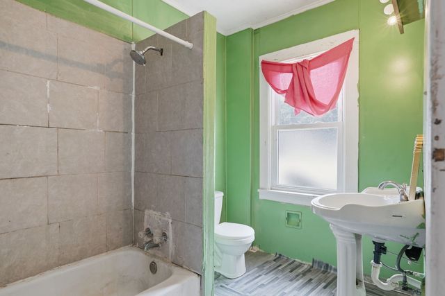 174 16th Avenue, East Moline, IL 61244