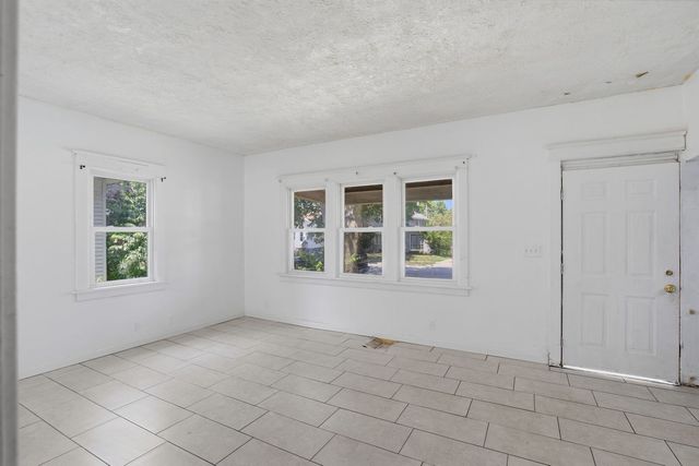 174 16th Avenue, East Moline, IL 61244