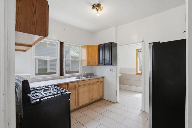 174 16th Avenue, East Moline, IL 61244
