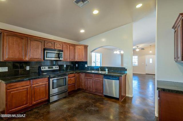 1133 E Hedrick Drive, Tucson, AZ 85719
