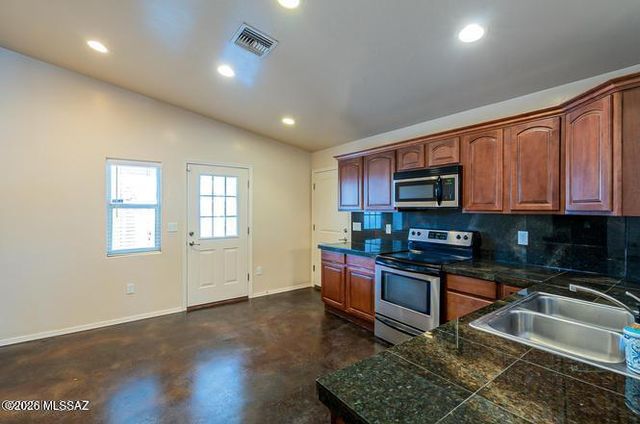 1133 E Hedrick Drive, Tucson, AZ 85719