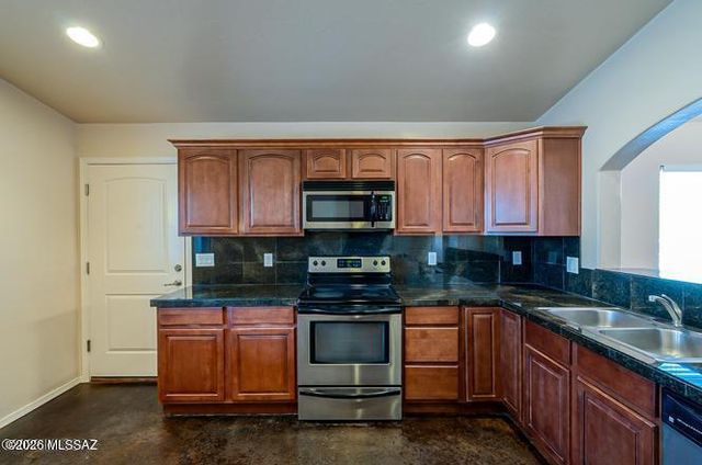 1133 E Hedrick Drive, Tucson, AZ 85719