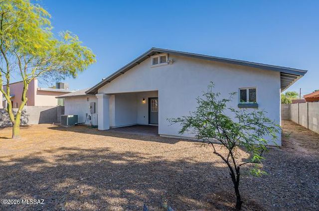 1133 E Hedrick Drive, Tucson, AZ 85719