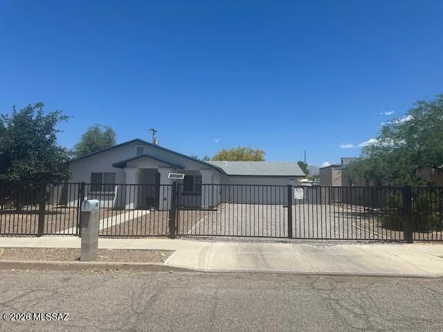 1133 E Hedrick Drive, Tucson, AZ 85719