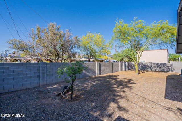 1133 E Hedrick Drive, Tucson, AZ 85719