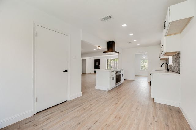 10823 Meadowcliff Lane, Dallas, TX 75238