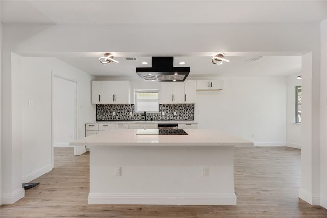 10823 Meadowcliff Lane, Dallas, TX 75238