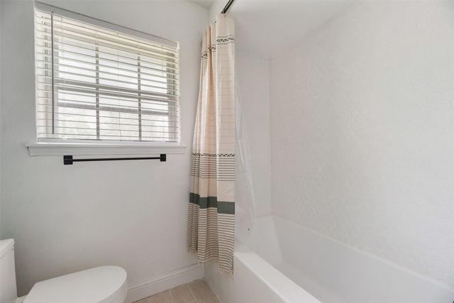 10823 Meadowcliff Lane, Dallas, TX 75238