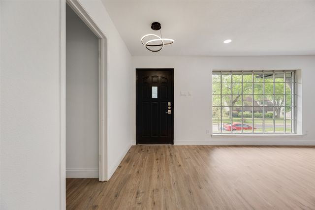 10823 Meadowcliff Lane, Dallas, TX 75238