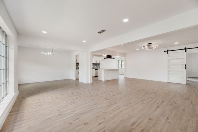 10823 Meadowcliff Lane, Dallas, TX 75238