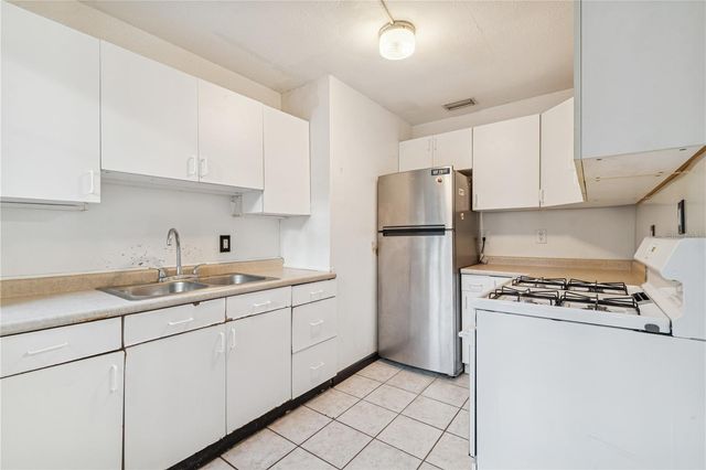 1814 NE 6TH TERRACE, Gainesville, FL 32609