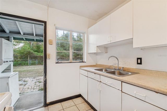 1814 NE 6TH TERRACE, Gainesville, FL 32609