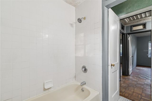 1814 NE 6TH TERRACE, Gainesville, FL 32609