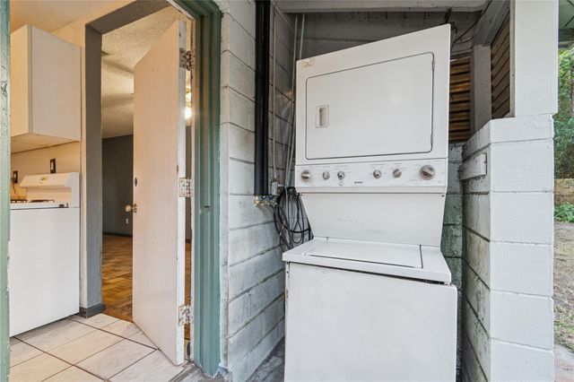 1814 NE 6TH TERRACE, Gainesville, FL 32609