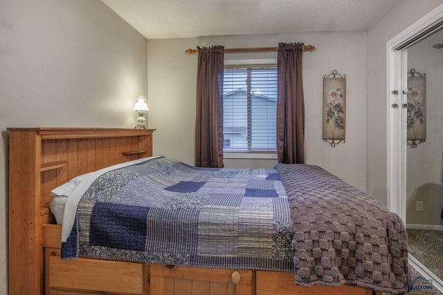 1802 COPPERDALE DR, Rapid City, SD 57703