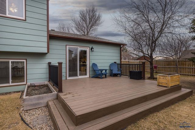 1802 COPPERDALE DR, Rapid City, SD 57703