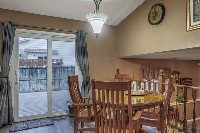 1802 COPPERDALE DR, Rapid City, SD 57703