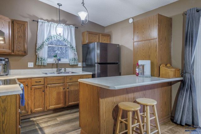 1802 COPPERDALE DR, Rapid City, SD 57703