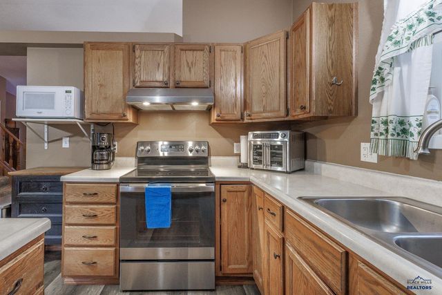 1802 COPPERDALE DR, Rapid City, SD 57703