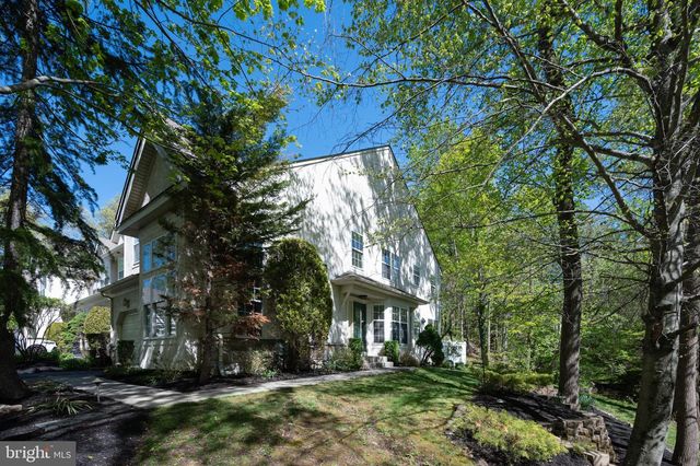 142 GREEN VALLEY CIR, Dresher, PA 19025