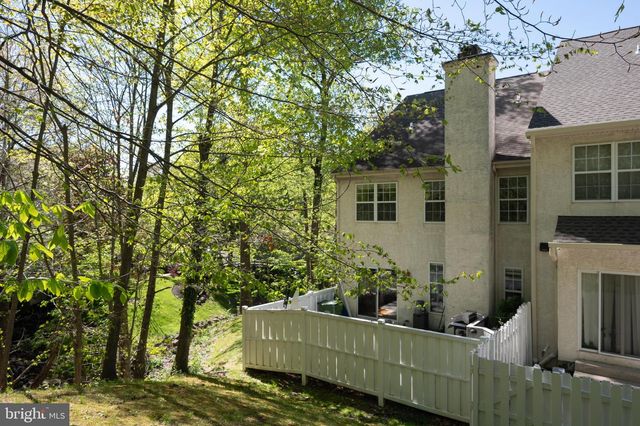 142 GREEN VALLEY CIR, Dresher, PA 19025