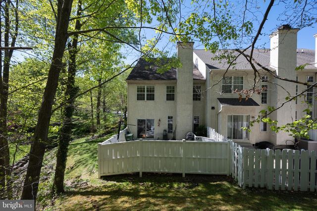 142 GREEN VALLEY CIR, Dresher, PA 19025