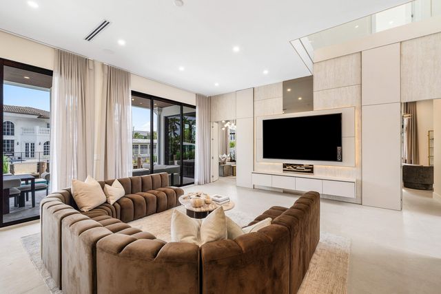 748 NE 72nd Street, Boca Raton, FL 33487