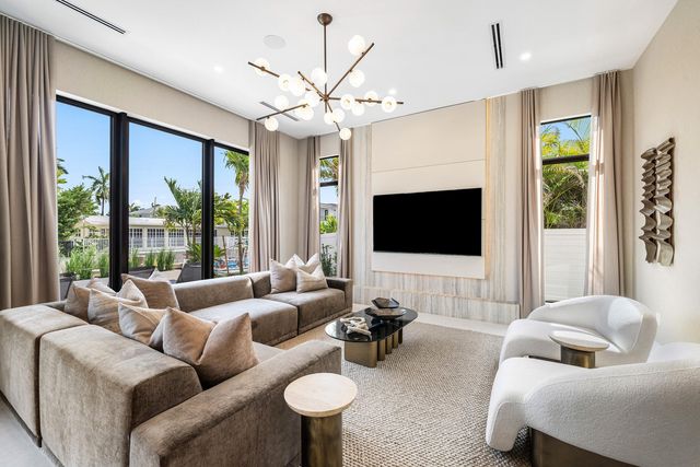 748 NE 72nd Street, Boca Raton, FL 33487