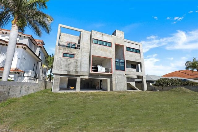 415 Seabee AVE, Naples, FL 34108